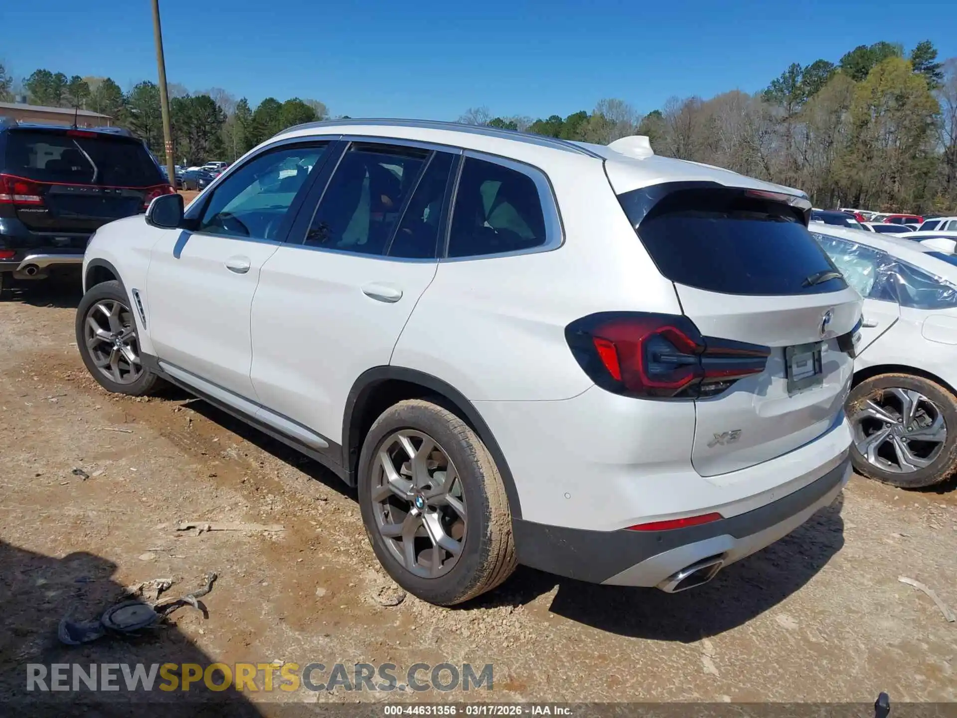 3 Photograph of a damaged car 5UX53DP08P9T32654 BMW X3 2023