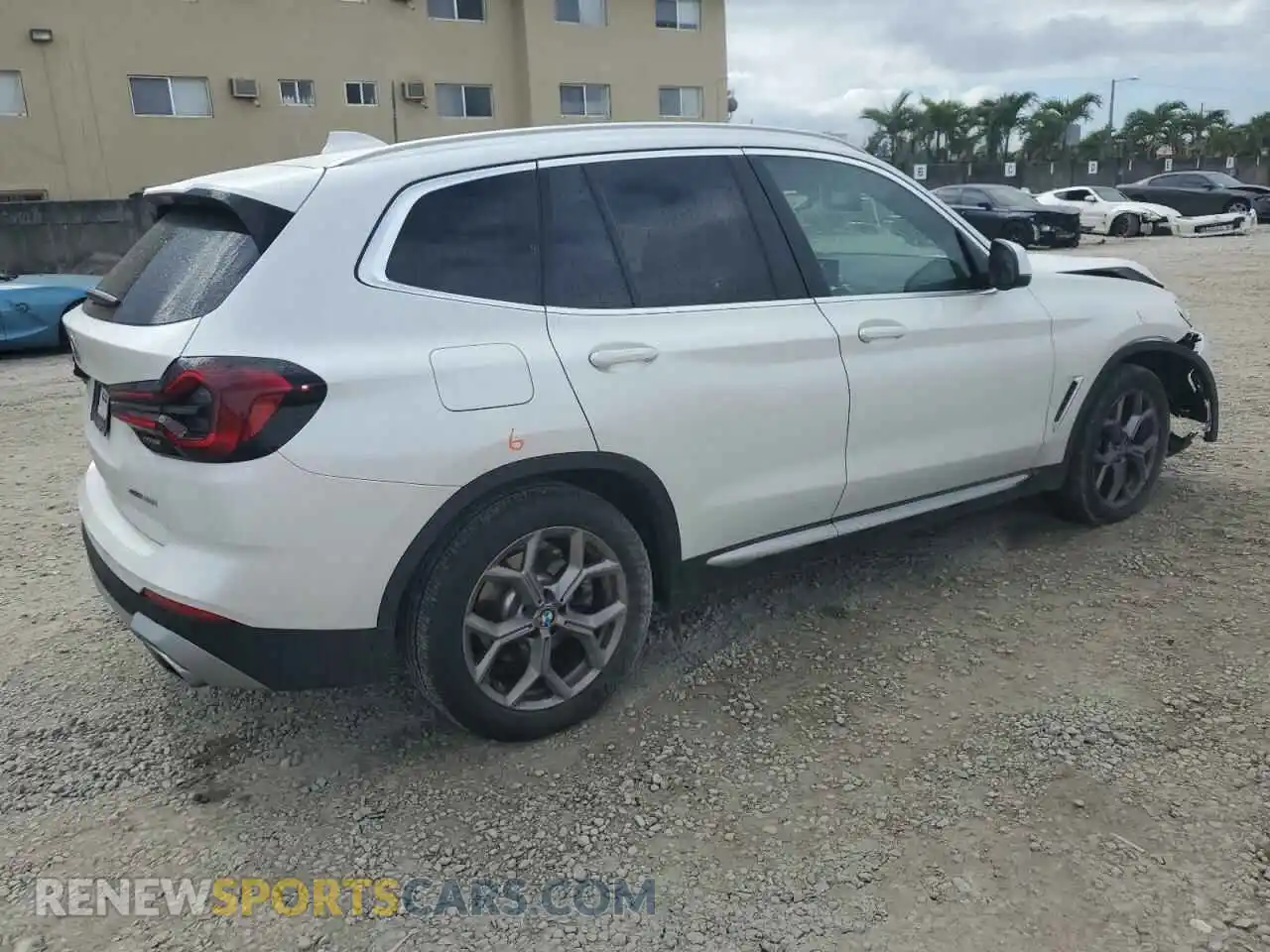 3 Photograph of a damaged car 5UX53DP09P9N51882 BMW X3 2023