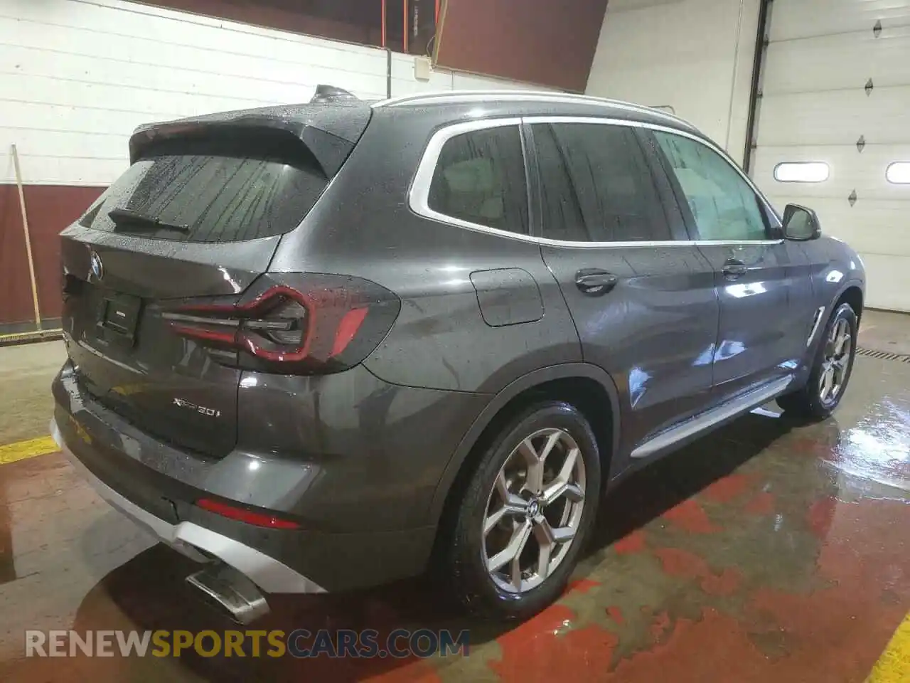 3 Photograph of a damaged car 5UX53DP09P9R75434 BMW X3 2023