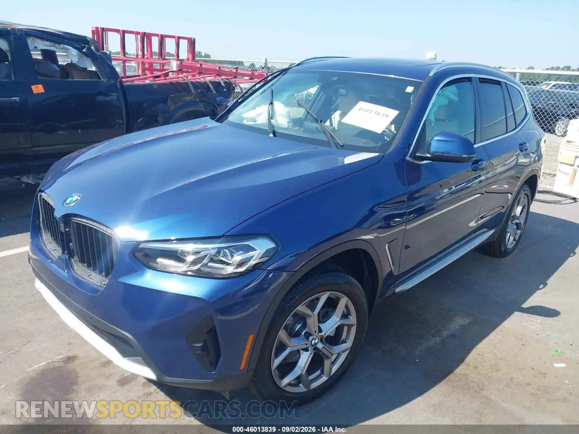 2 Photograph of a damaged car 5UX53DP0XP9P09310 BMW X3 2023
