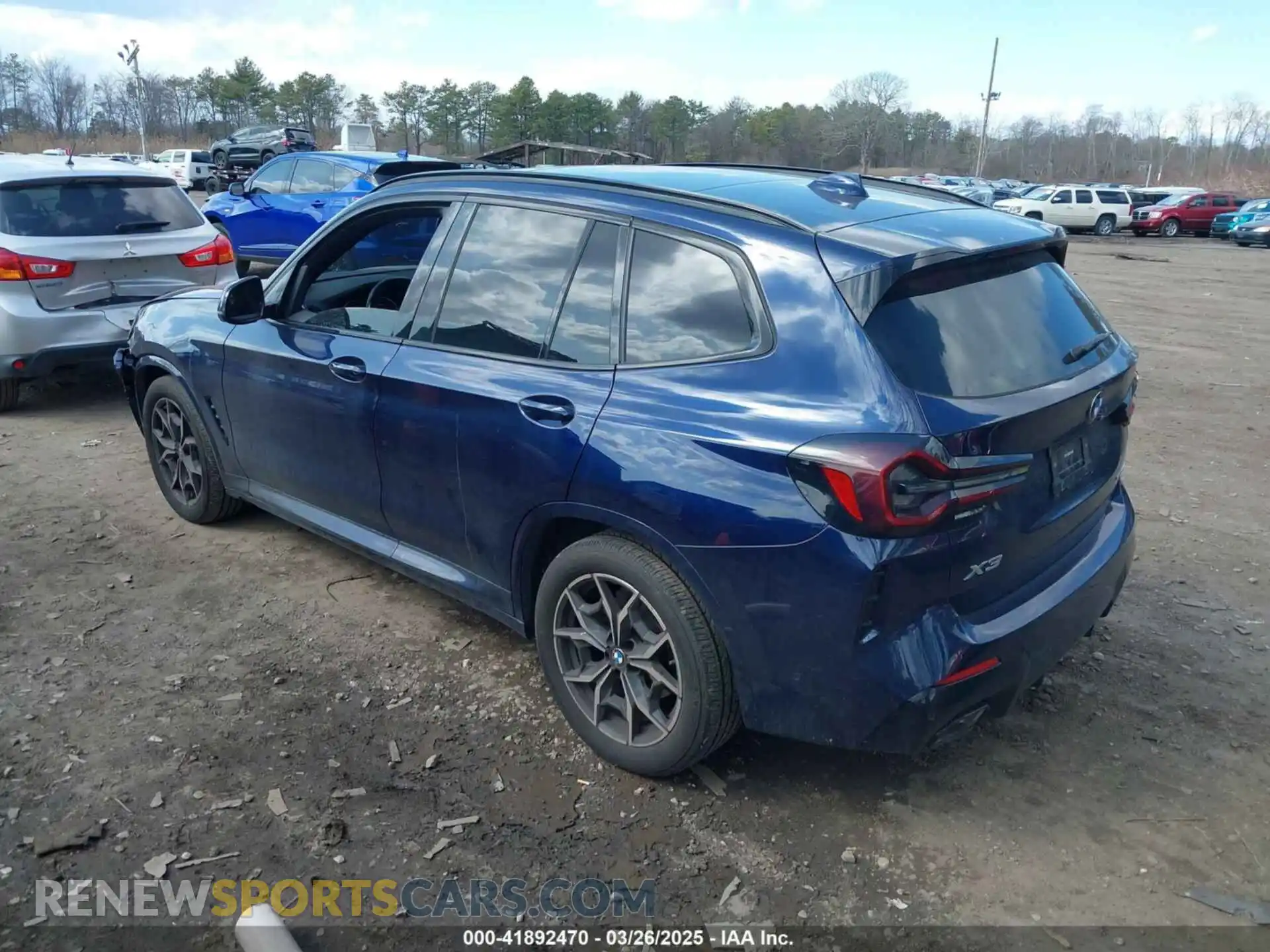 3 Photograph of a damaged car 5UX53DP0XP9S17246 BMW X3 2023