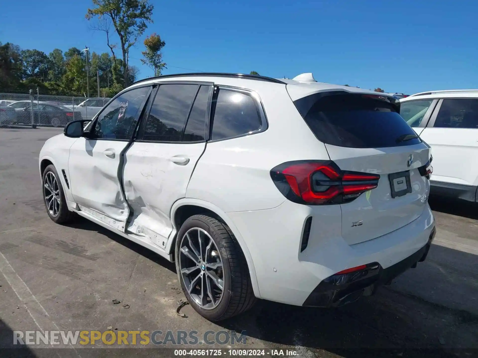 3 Photograph of a damaged car 5UX83DP00P9T21063 BMW X3 2023