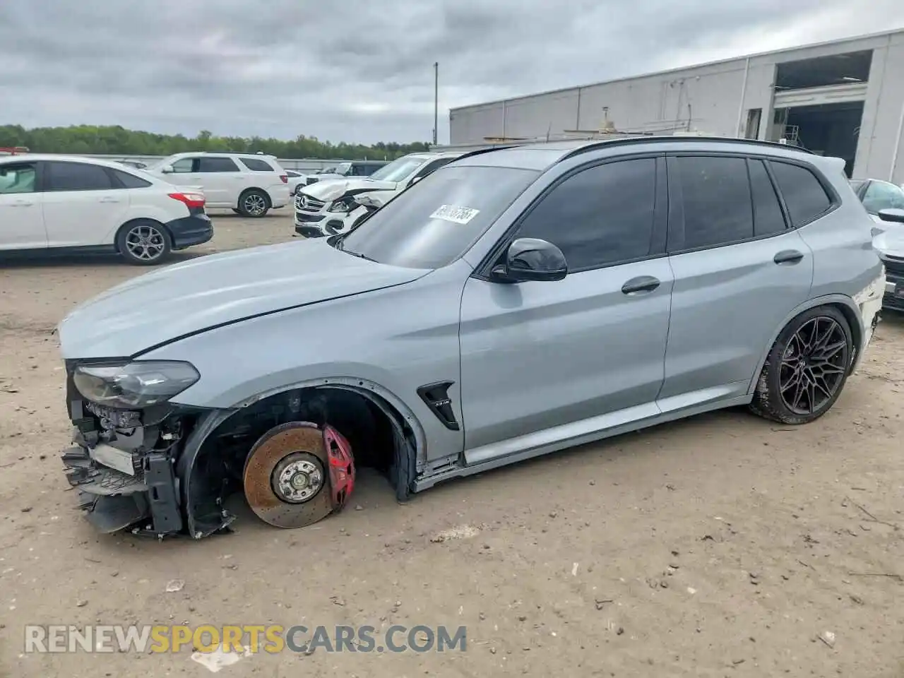 1 Photograph of a damaged car 5YM13EC03P9P29143 BMW X3 2023