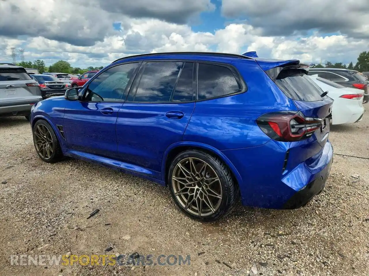 2 fotografías del automóvil dañado 5YM13EC07P9R92963 BMW X3 2023