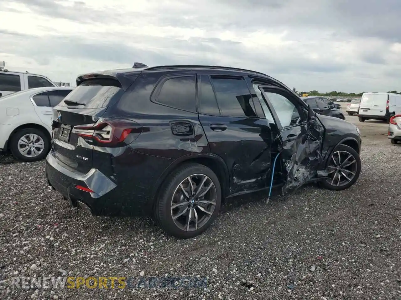 3 fotografías del automóvil dañado WBX47DP03PN218413 BMW X3 2023