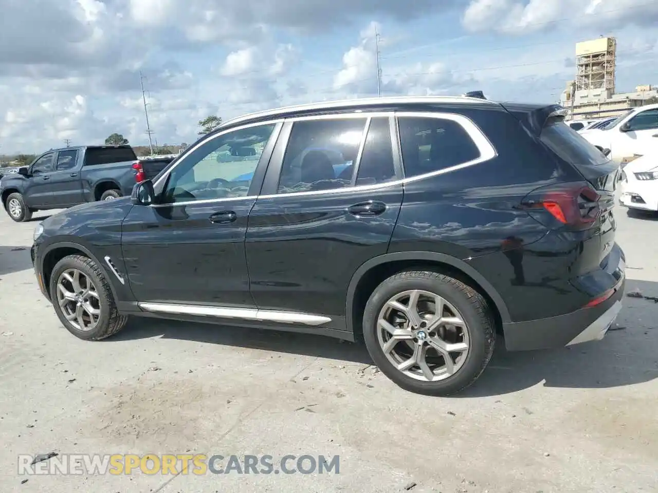 2 Photograph of a damaged car 5UX43DP00R9U52981 BMW X3 2024
