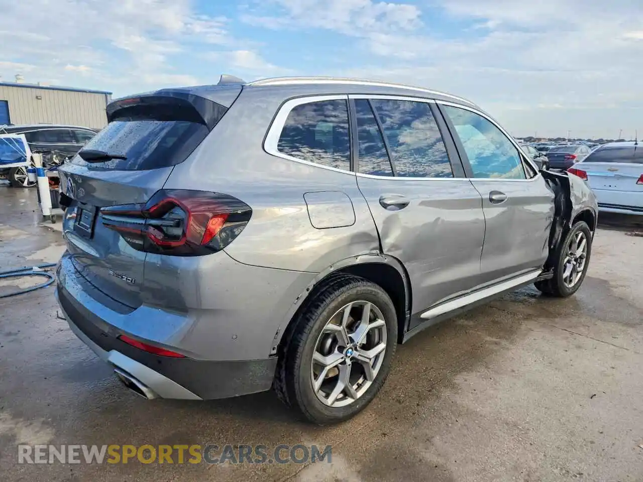 3 Photograph of a damaged car 5UX43DP00R9W28976 BMW X3 2024