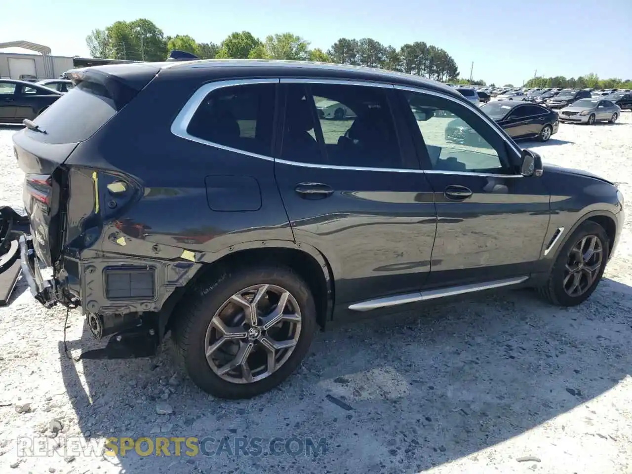 3 Photograph of a damaged car 5UX43DP00R9X47322 BMW X3 2024