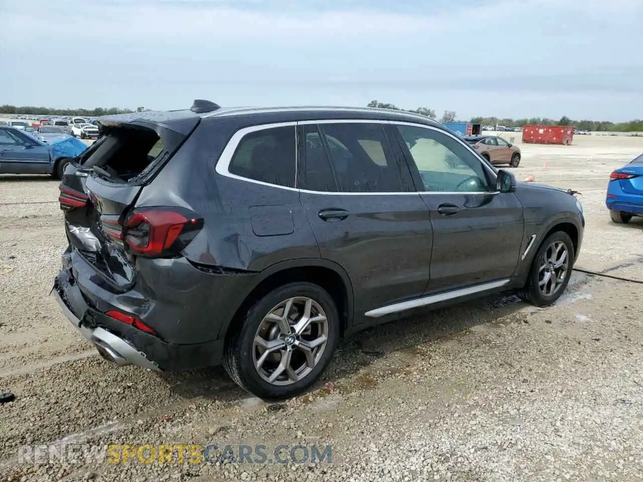 3 Photograph of a damaged car 5UX43DP01R9V07910 BMW X3 2024