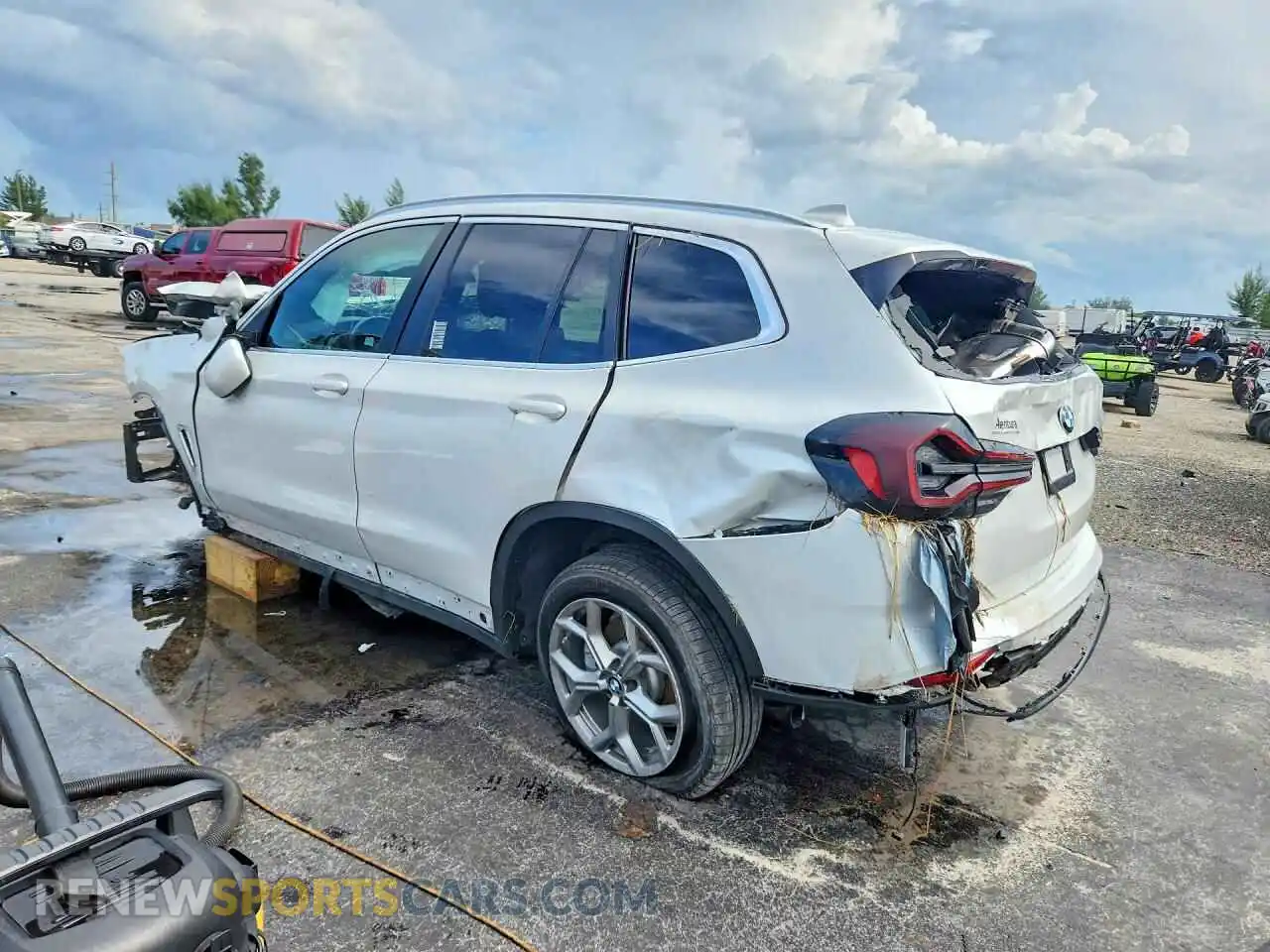 2 Photograph of a damaged car 5UX43DP02R9V07804 BMW X3 2024