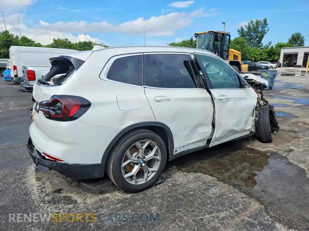 3 Photograph of a damaged car 5UX43DP02R9V07804 BMW X3 2024