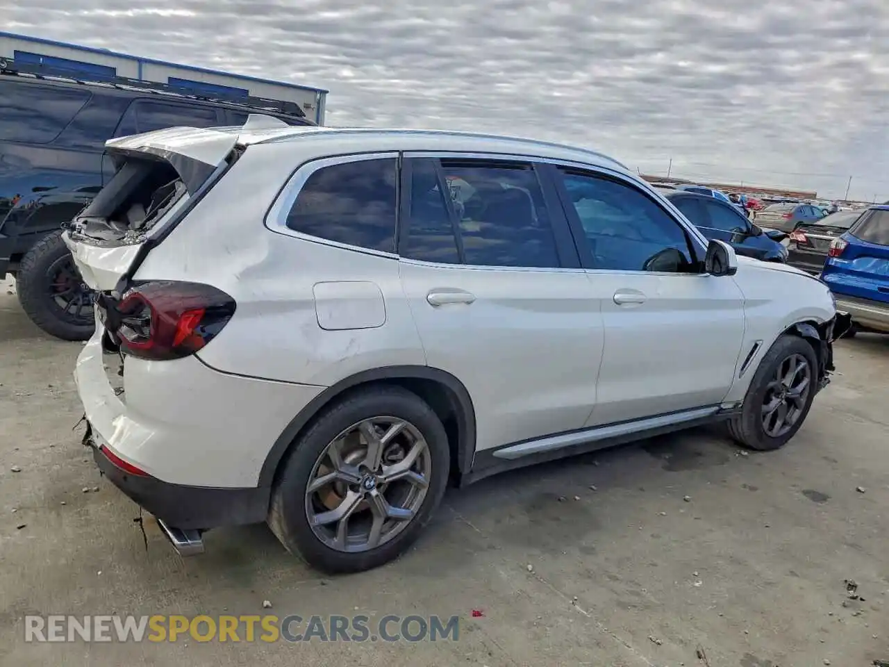 3 Photograph of a damaged car 5UX43DP02R9W89858 BMW X3 2024