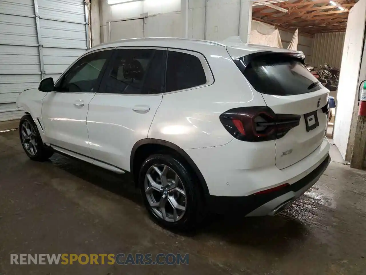 2 Photograph of a damaged car 5UX43DP02R9X15522 BMW X3 2024