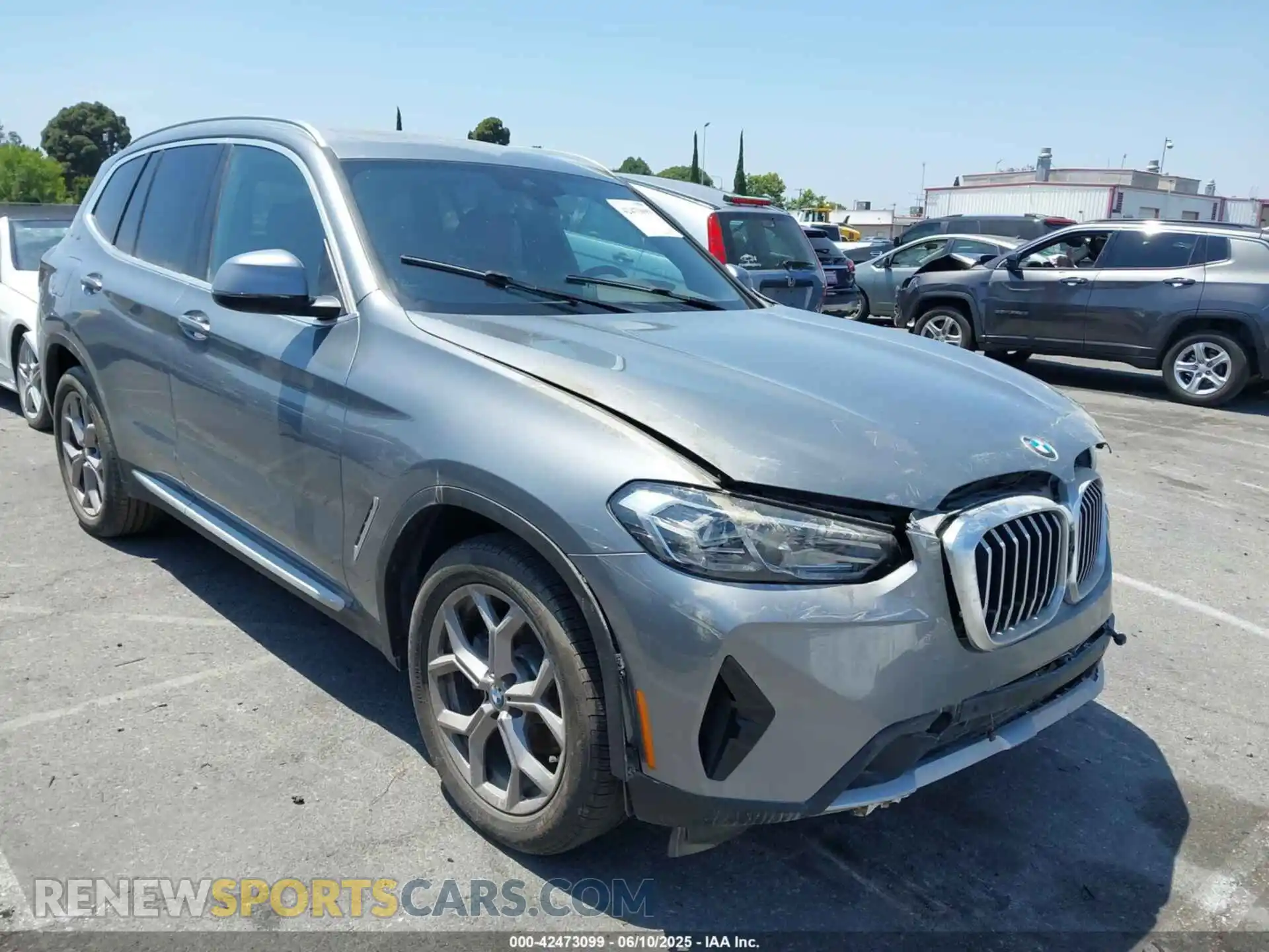 1 Photograph of a damaged car 5UX43DP02RSU43683 BMW X3 2024