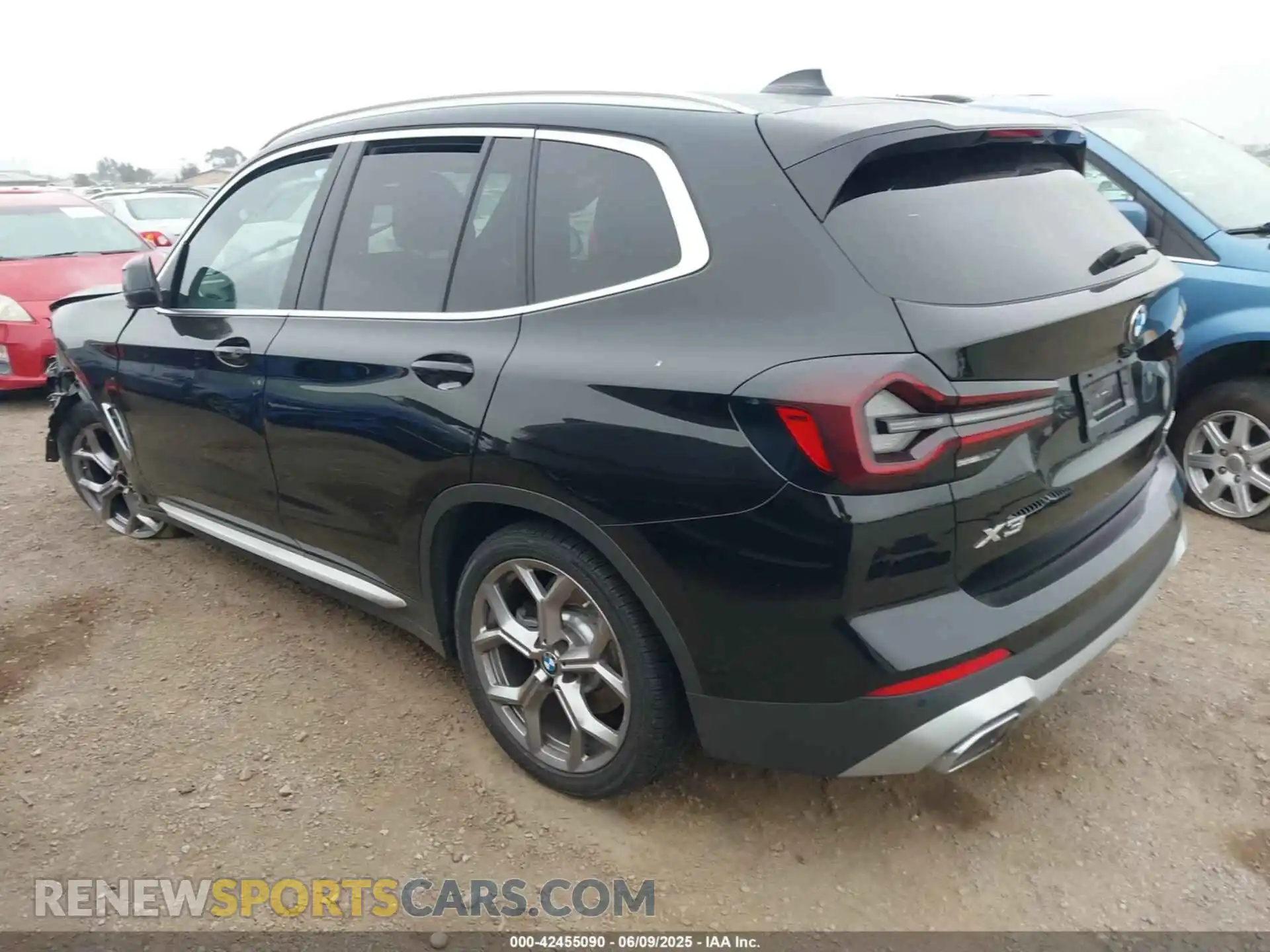 3 Photograph of a damaged car 5UX43DP03R9T57010 BMW X3 2024