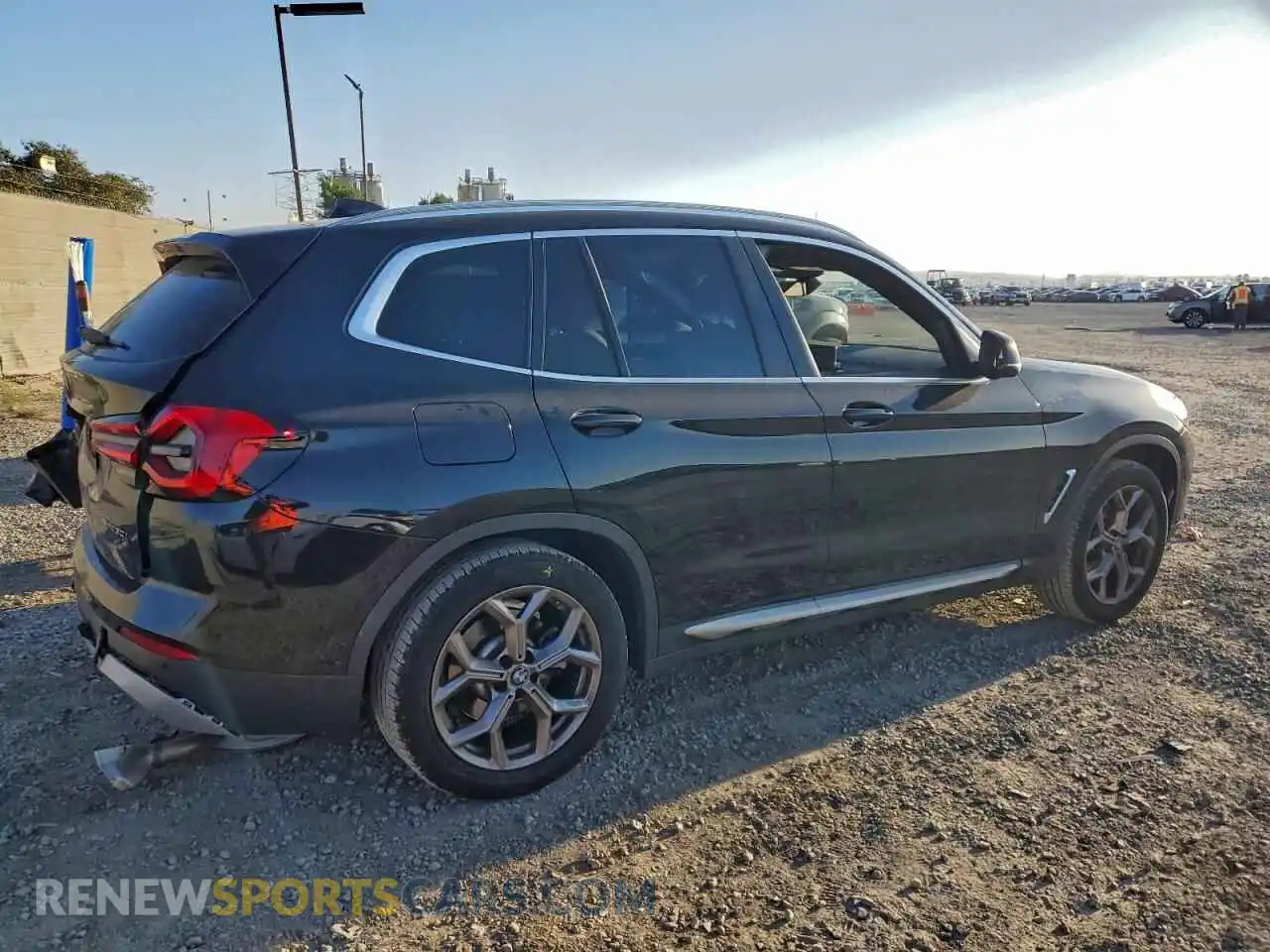 3 Photograph of a damaged car 5UX43DP03R9U60895 BMW X3 2024