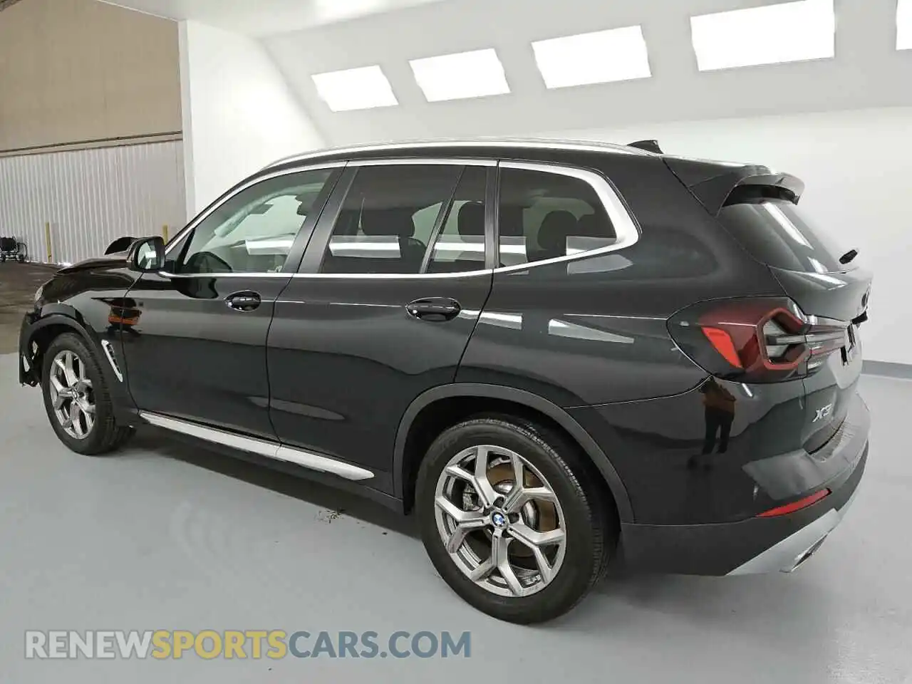 2 Photograph of a damaged car 5UX43DP03R9W18037 BMW X3 2024