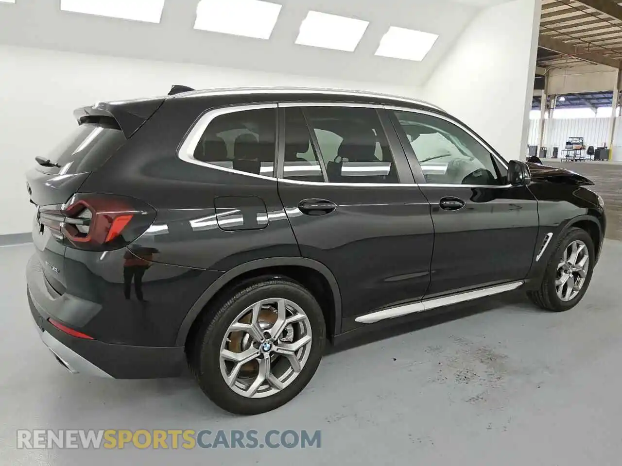 3 Photograph of a damaged car 5UX43DP03R9W18037 BMW X3 2024