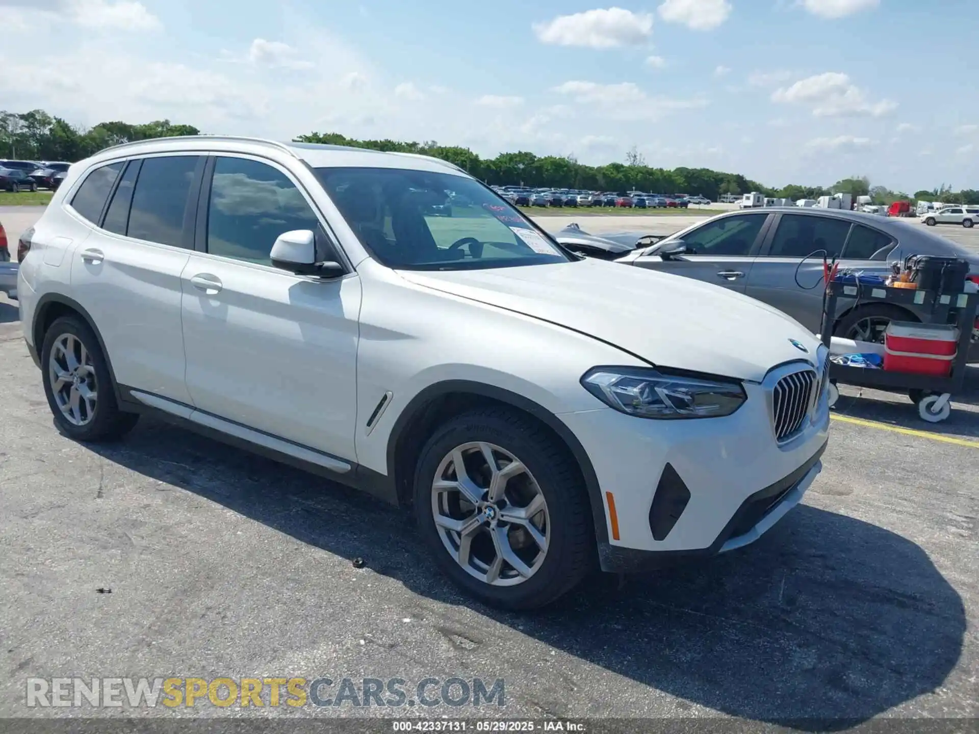 1 Photograph of a damaged car 5UX43DP05R9U50269 BMW X3 2024