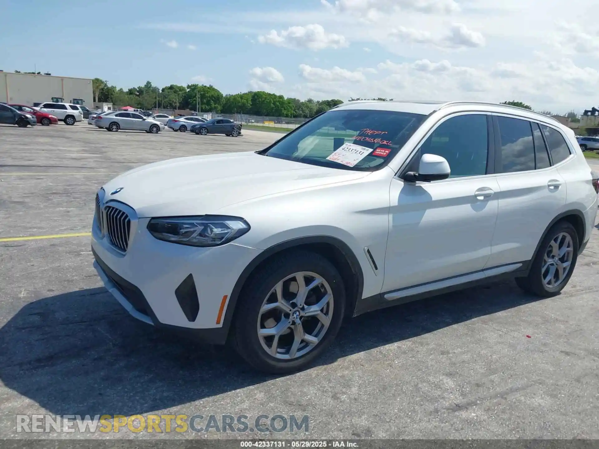 2 Photograph of a damaged car 5UX43DP05R9U50269 BMW X3 2024