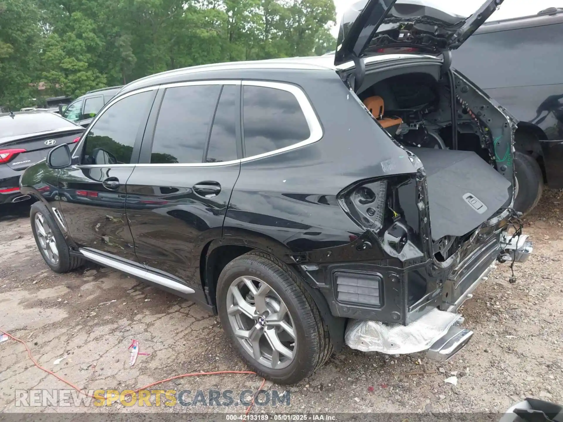 3 Photograph of a damaged car 5UX43DP05R9V19705 BMW X3 2024
