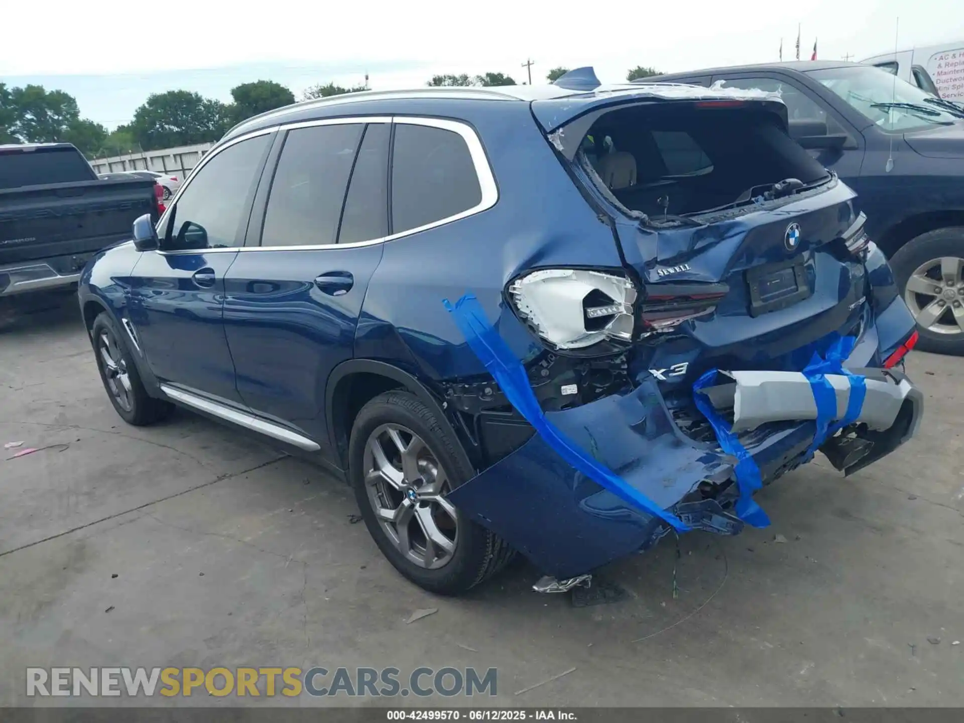 3 Photograph of a damaged car 5UX43DP06R9W24270 BMW X3 2024