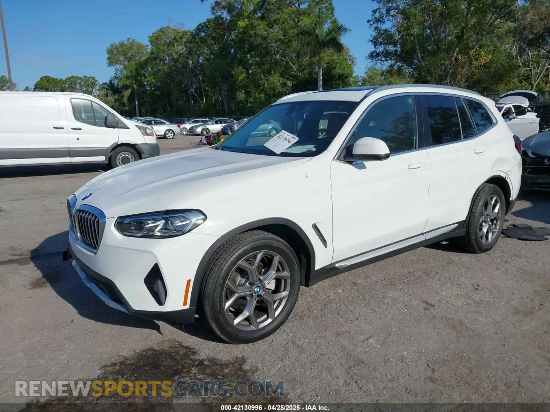 2 Photograph of a damaged car 5UX43DP07R9U11649 BMW X3 2024
