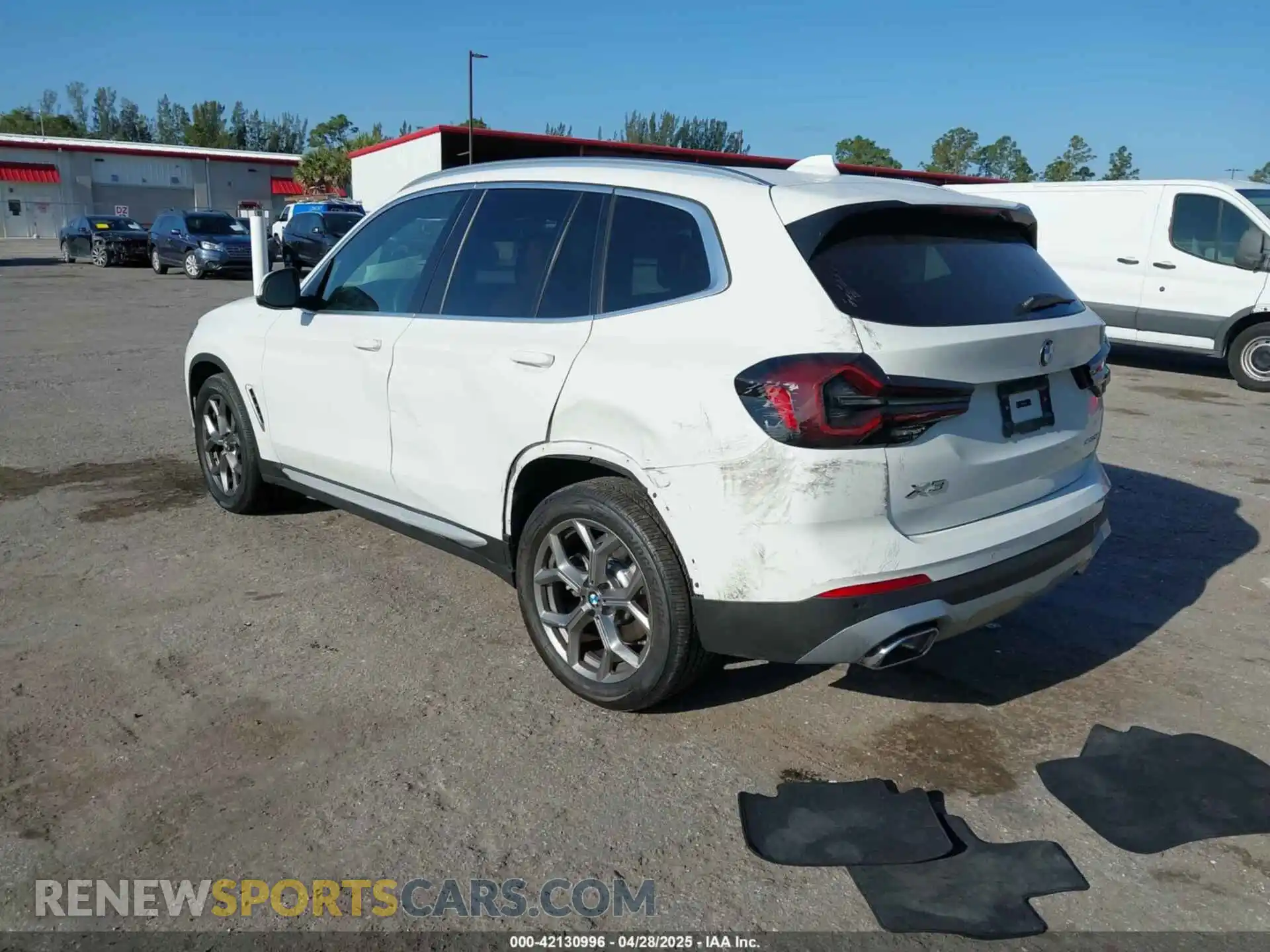 3 Photograph of a damaged car 5UX43DP07R9U11649 BMW X3 2024
