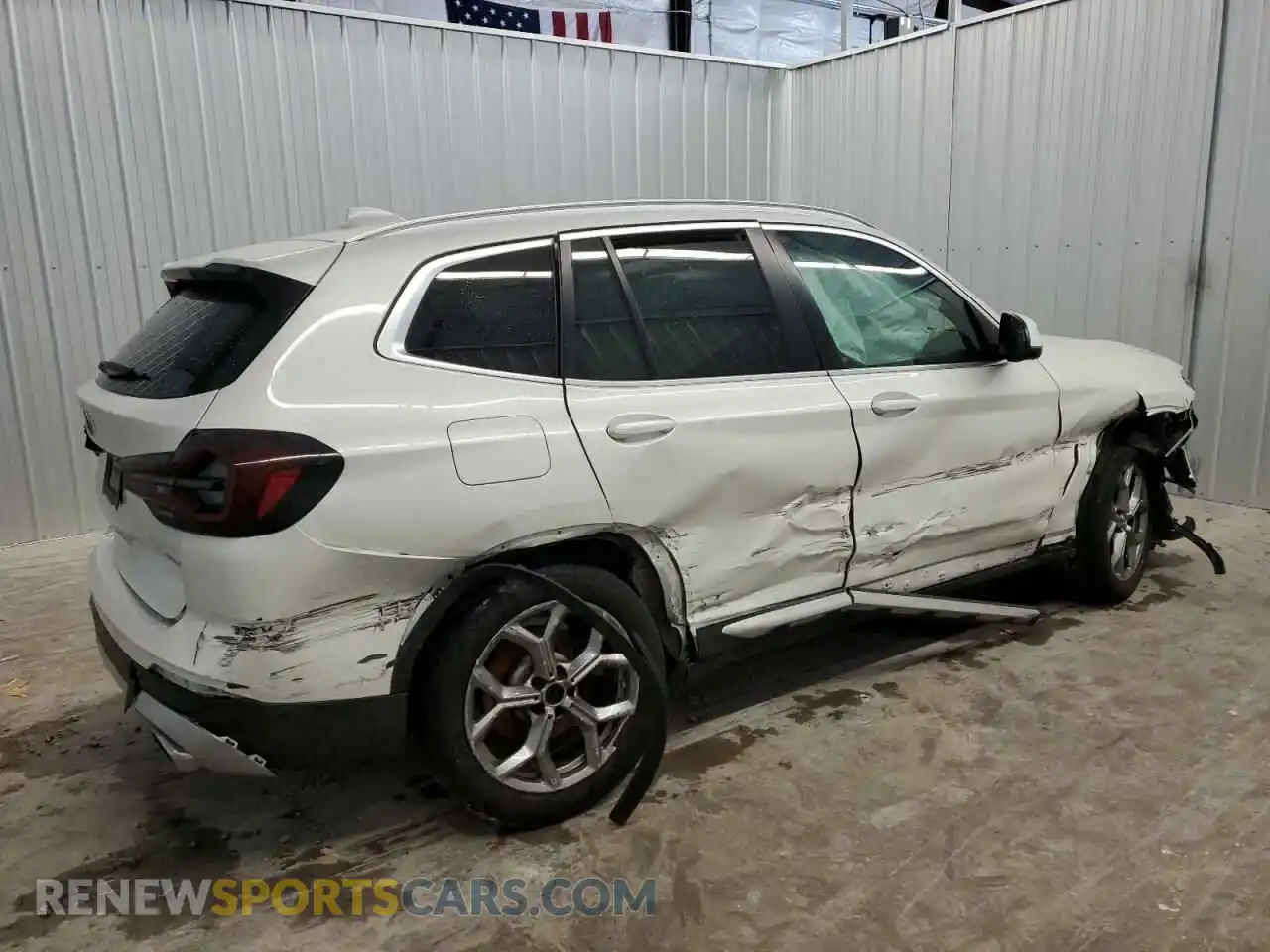 3 Photograph of a damaged car 5UX43DP07R9U23087 BMW X3 2024