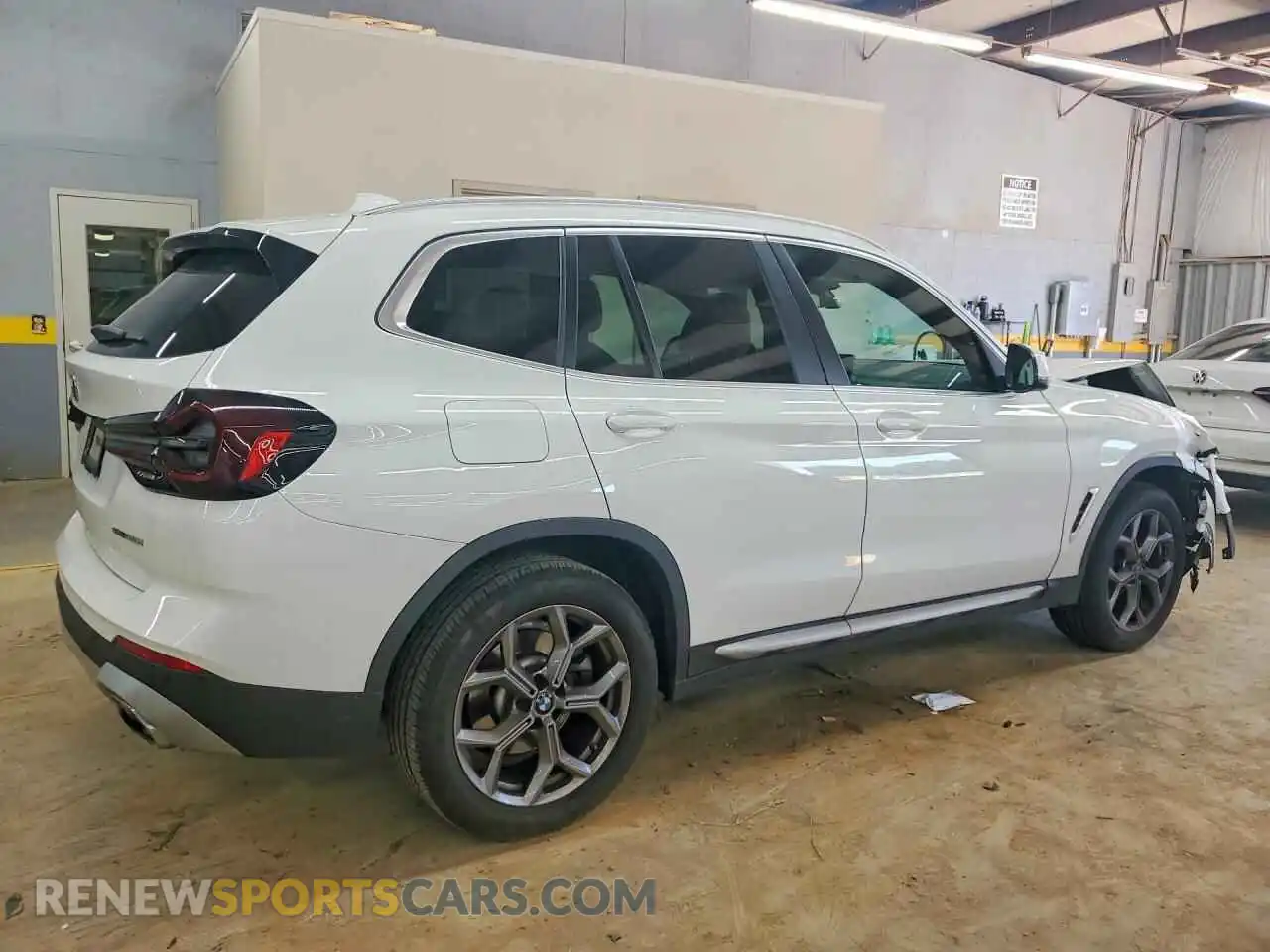 3 Photograph of a damaged car 5UX43DP07R9U95939 BMW X3 2024
