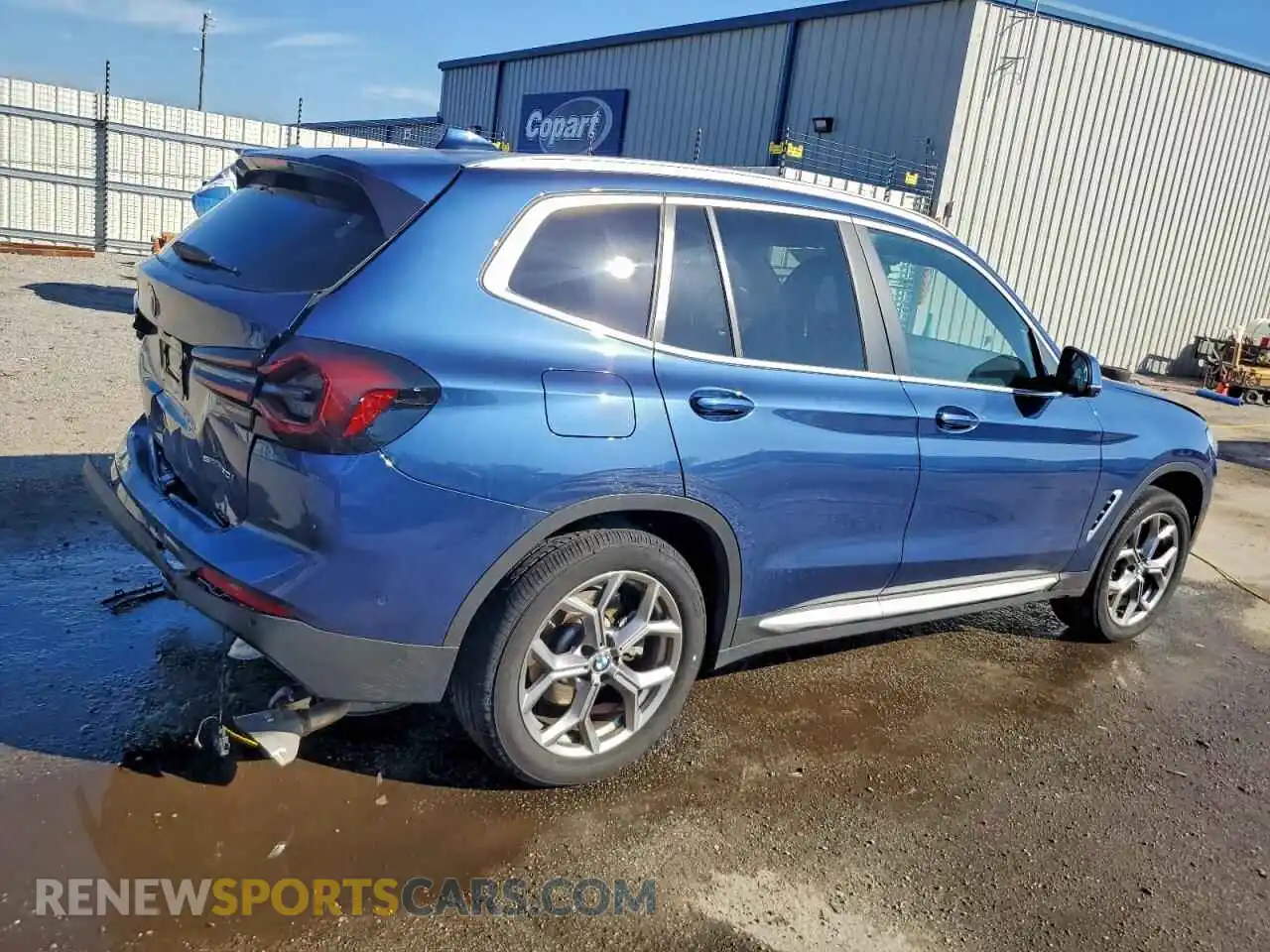 3 Photograph of a damaged car 5UX43DP08R9T38825 BMW X3 2024