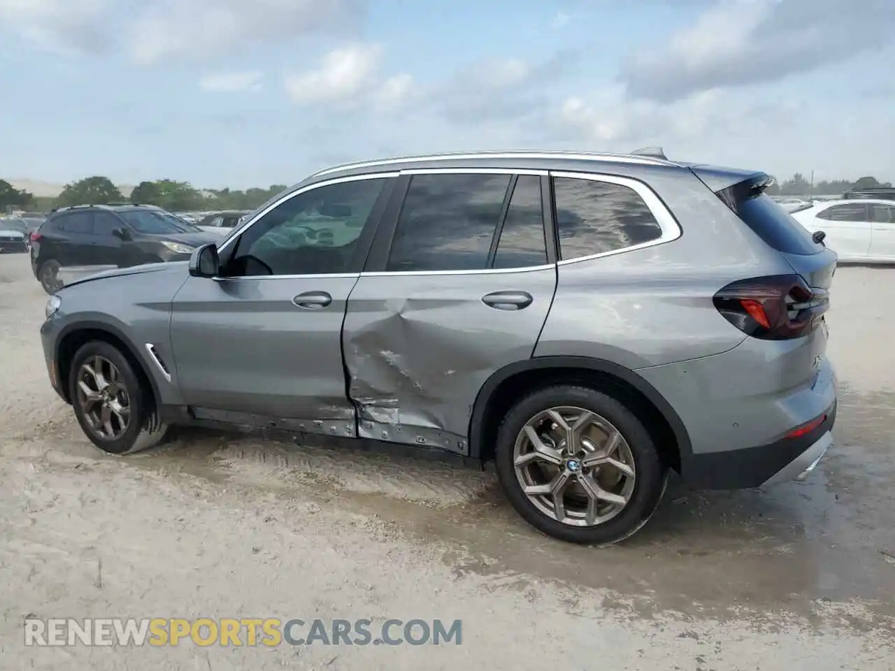 2 Photograph of a damaged car 5UX43DP08R9U98638 BMW X3 2024