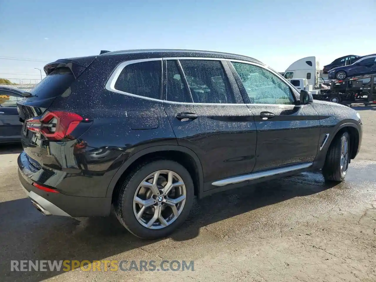 3 Photograph of a damaged car 5UX43DP08R9V83012 BMW X3 2024