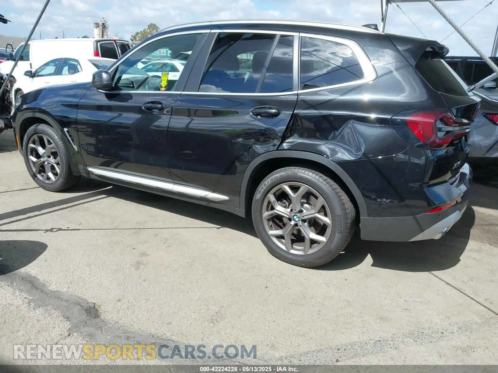 3 Photograph of a damaged car 5UX43DP08R9W68982 BMW X3 2024