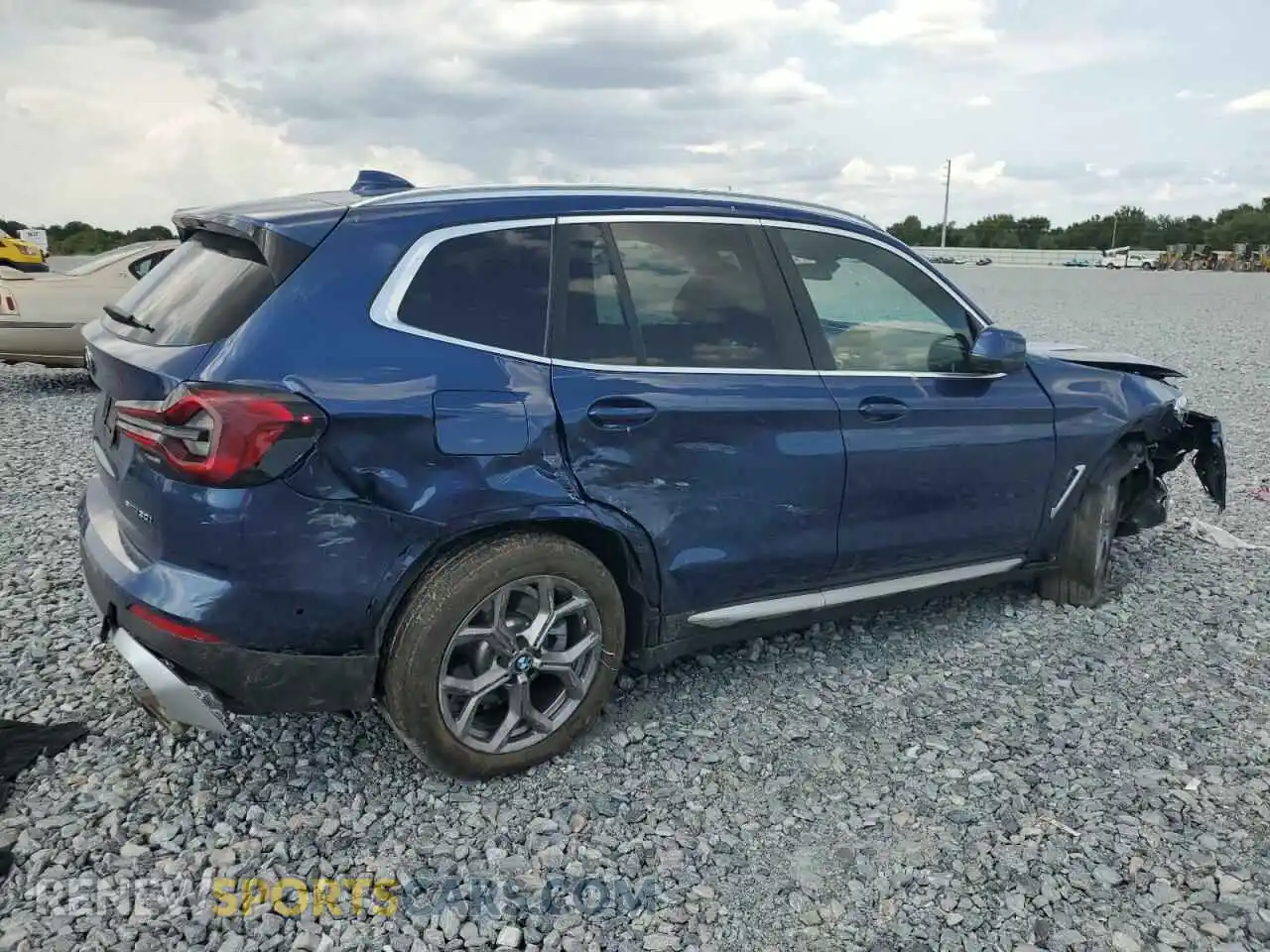 3 Photograph of a damaged car 5UX43DP09R9U43230 BMW X3 2024