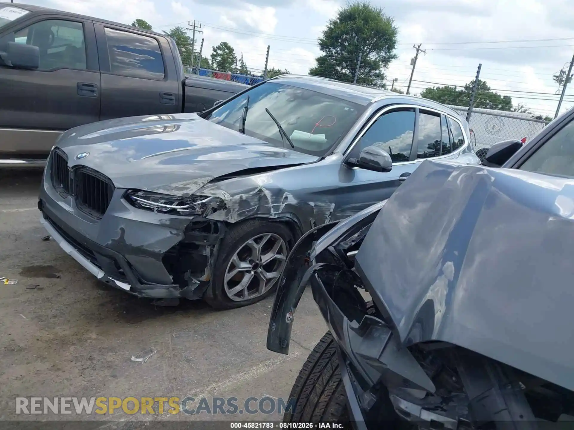 2 Photograph of a damaged car 5UX43DP09R9U47262 BMW X3 2024