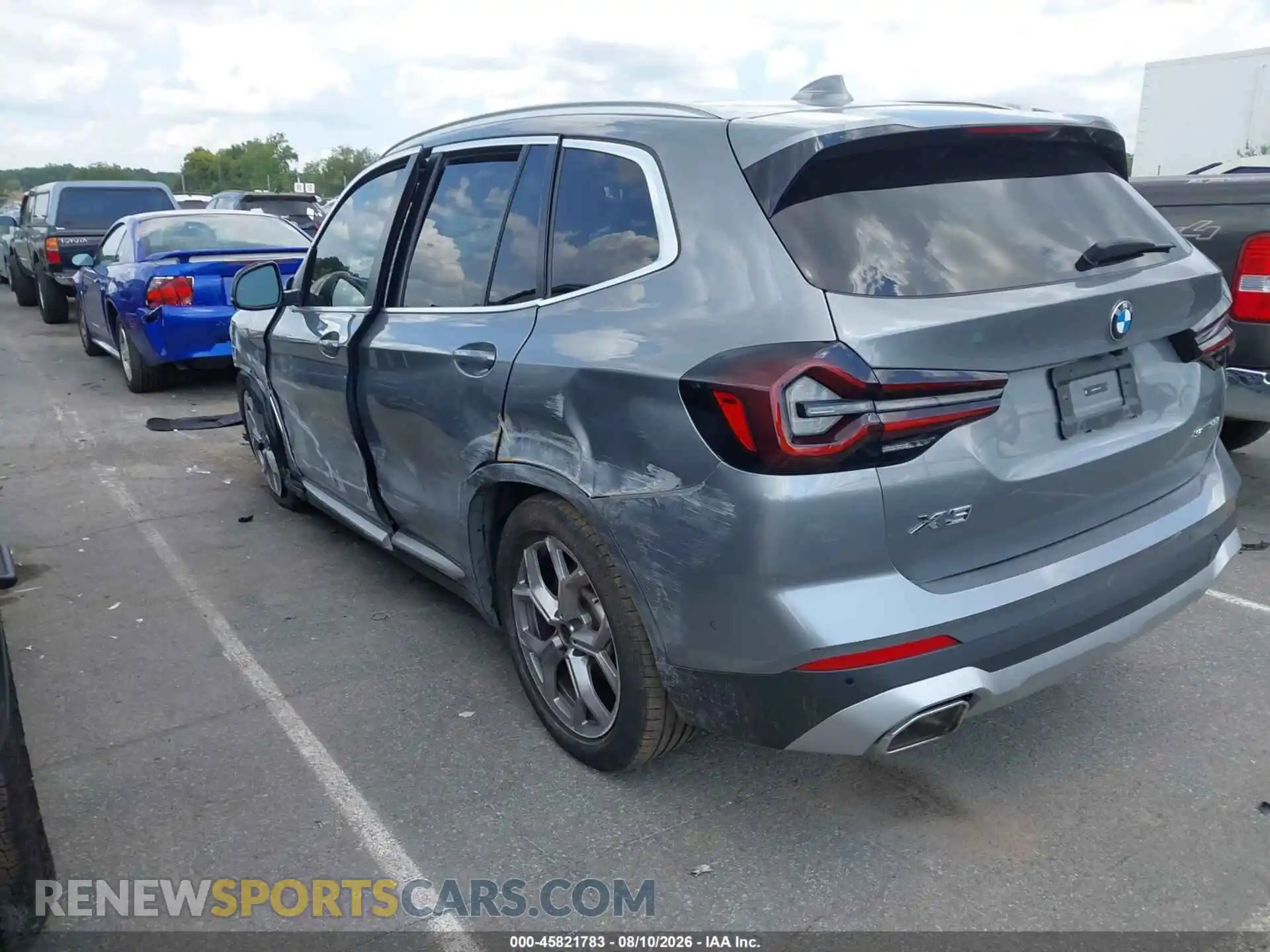 3 Photograph of a damaged car 5UX43DP09R9U47262 BMW X3 2024