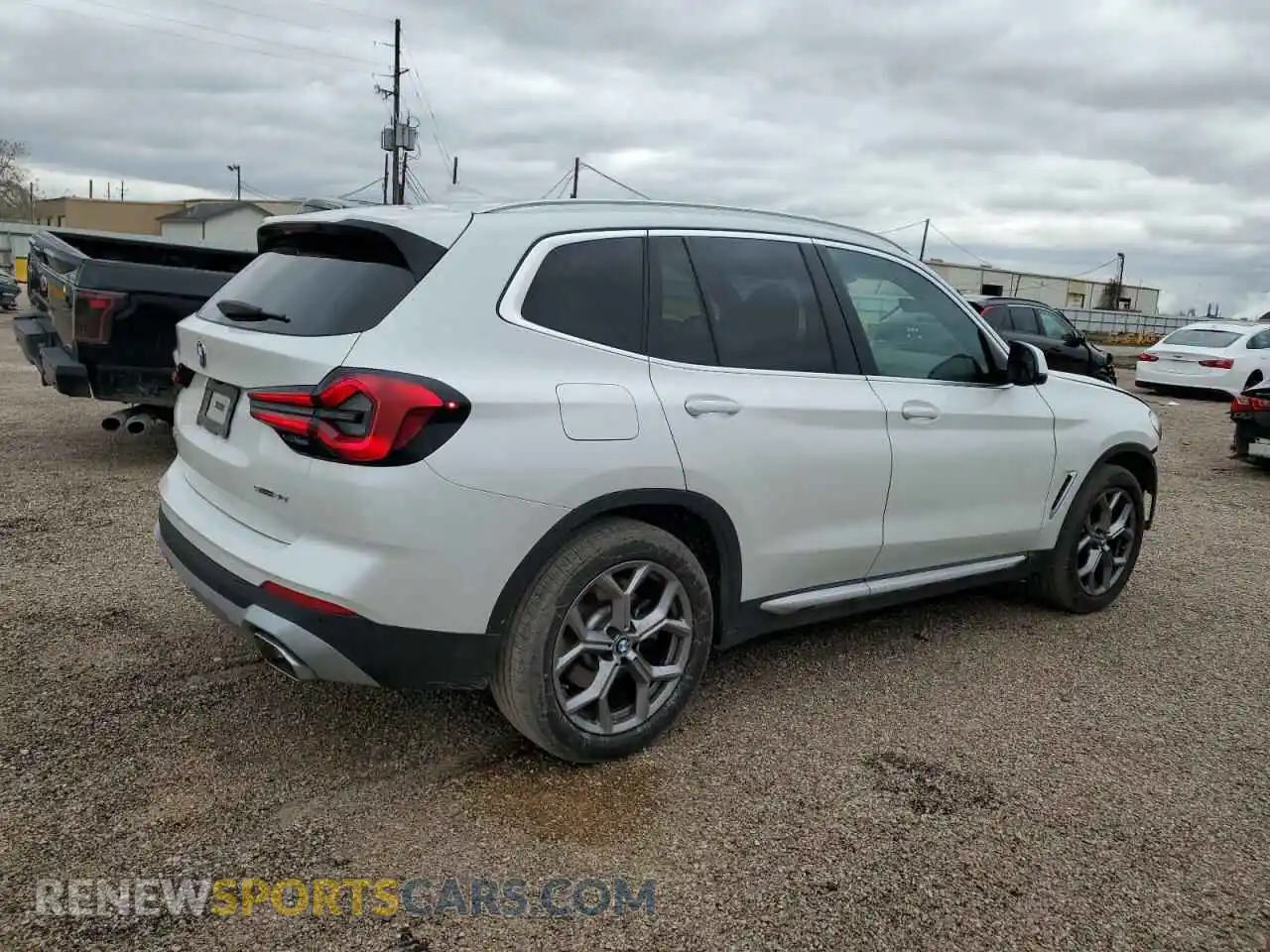 3 Photograph of a damaged car 5UX43DP09R9W15174 BMW X3 2024