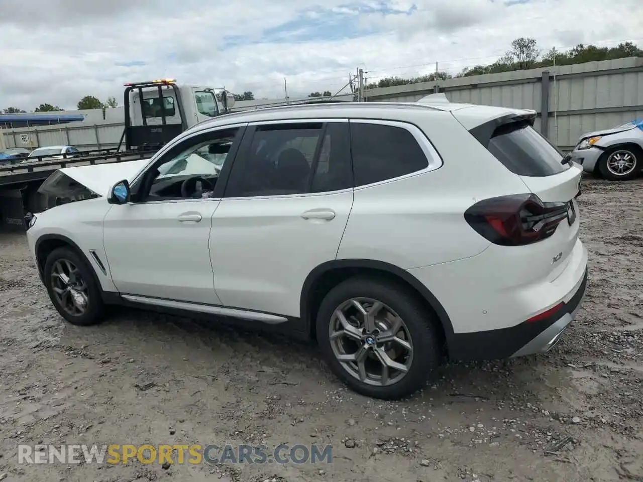 2 Photograph of a damaged car 5UX43DP09R9W37241 BMW X3 2024