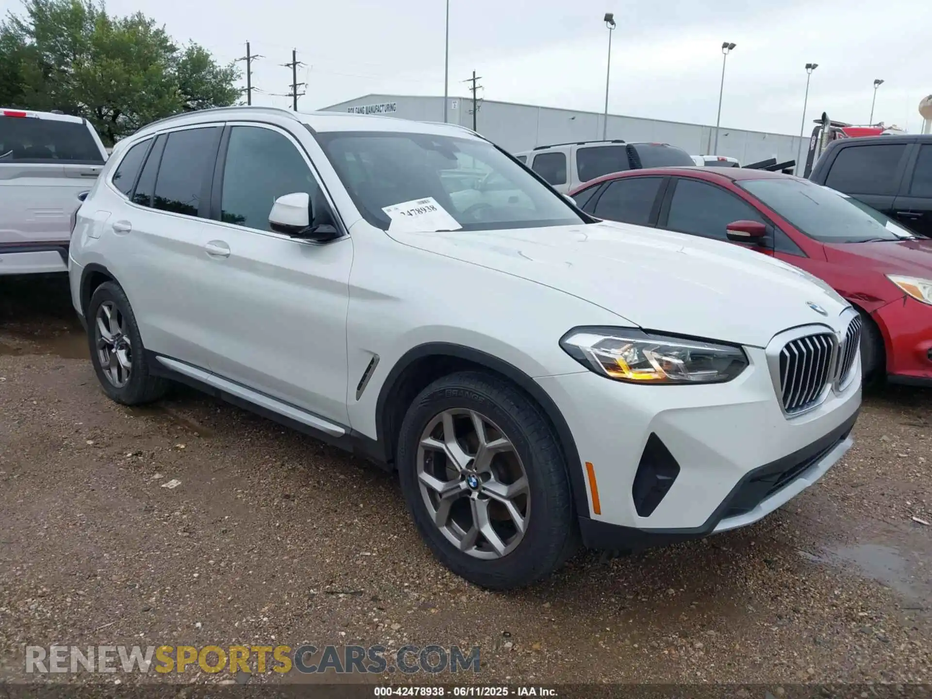1 Photograph of a damaged car 5UX43DP0XR9V07596 BMW X3 2024