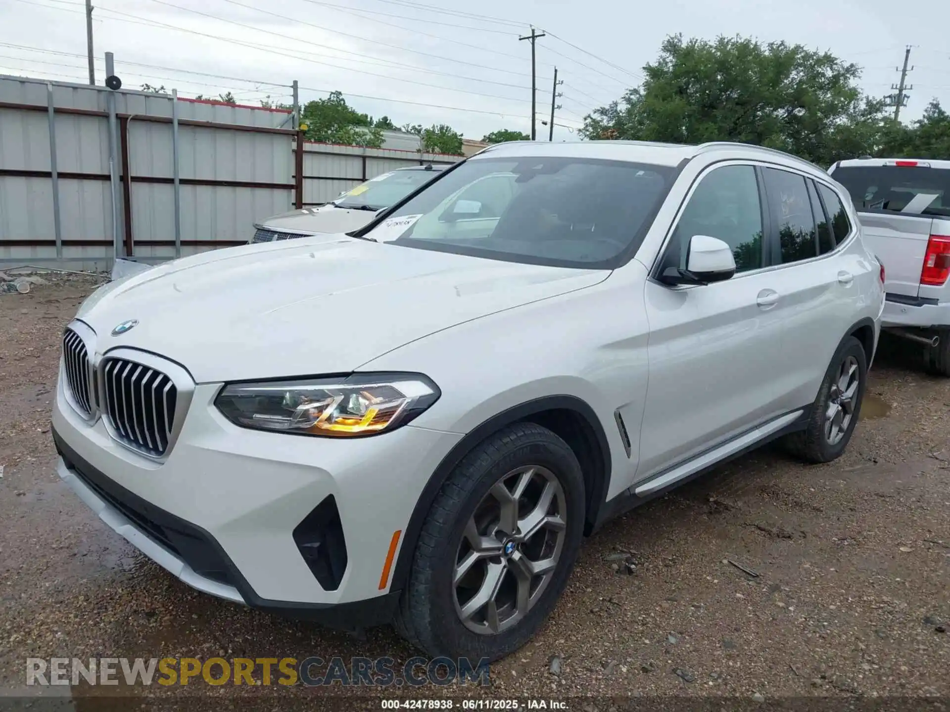 2 Photograph of a damaged car 5UX43DP0XR9V07596 BMW X3 2024