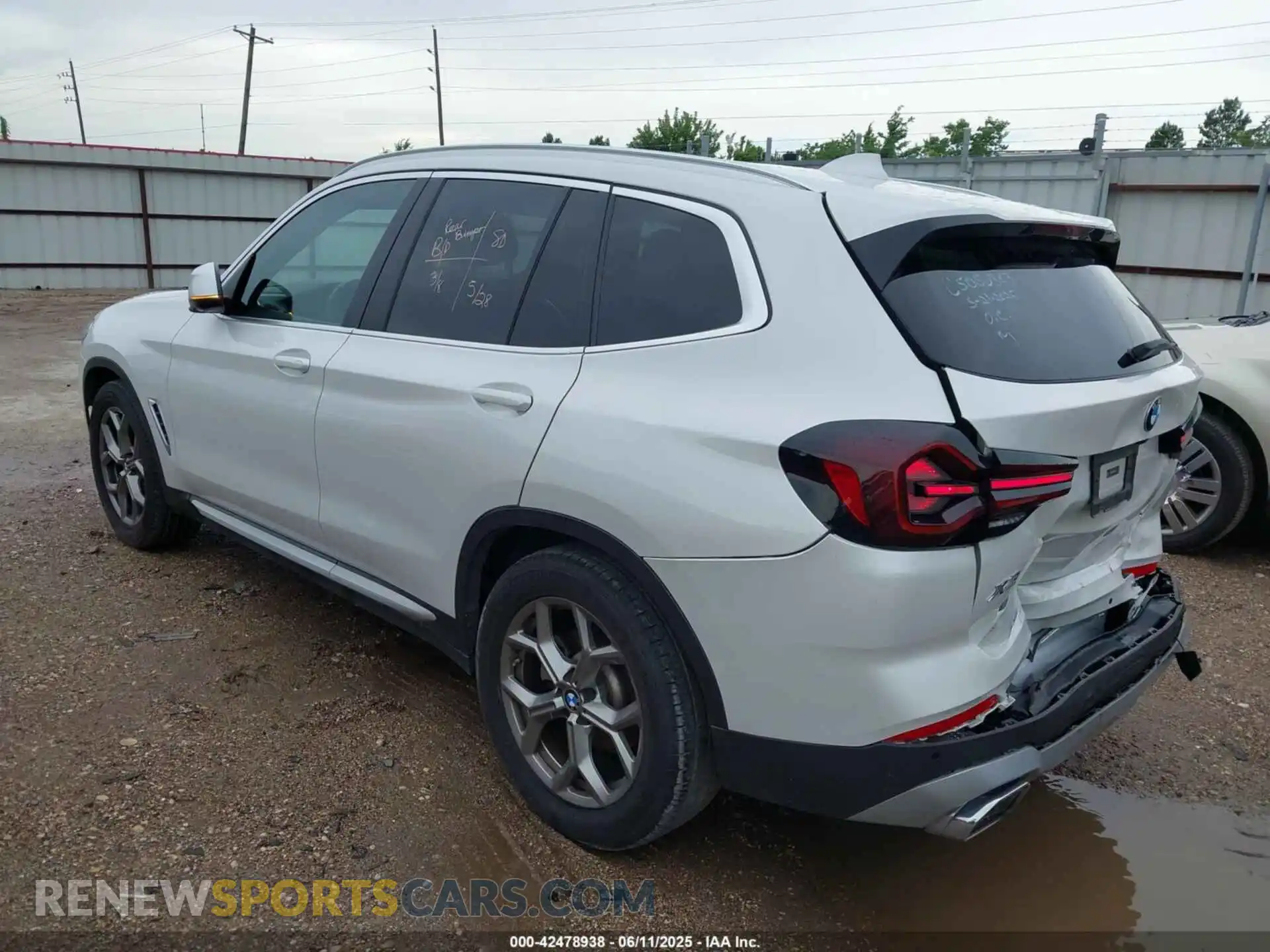 3 Photograph of a damaged car 5UX43DP0XR9V07596 BMW X3 2024