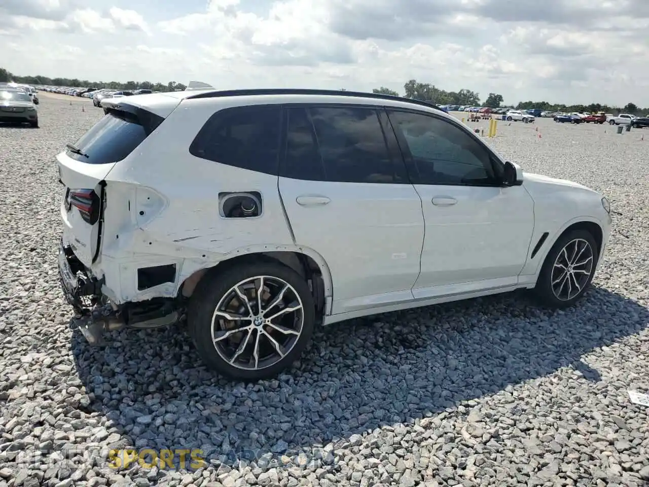 3 Photograph of a damaged car 5UX43DP0XR9V27279 BMW X3 2024