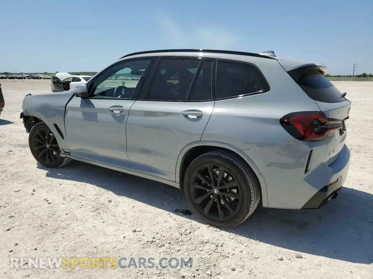 2 Photograph of a damaged car 5UX43DP0XR9X30530 BMW X3 2024