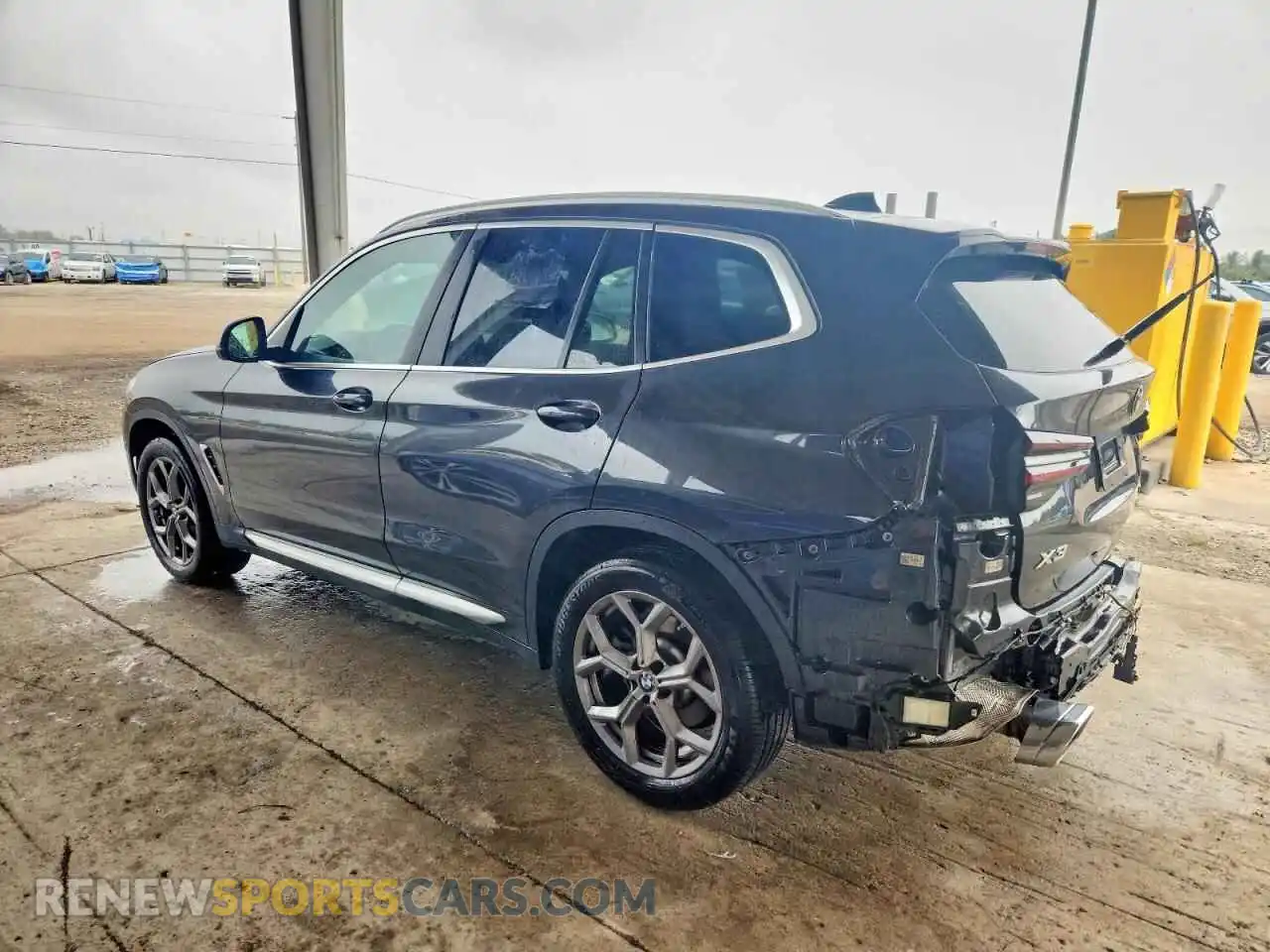 2 Photograph of a damaged car 5UX43DP0XR9X37607 BMW X3 2024
