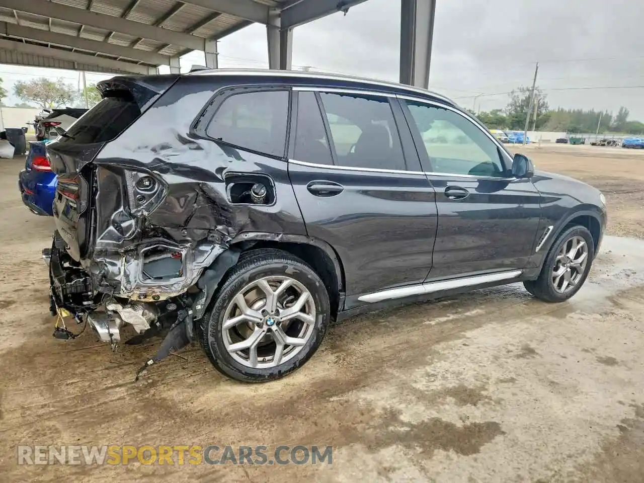 3 Photograph of a damaged car 5UX43DP0XR9X37607 BMW X3 2024