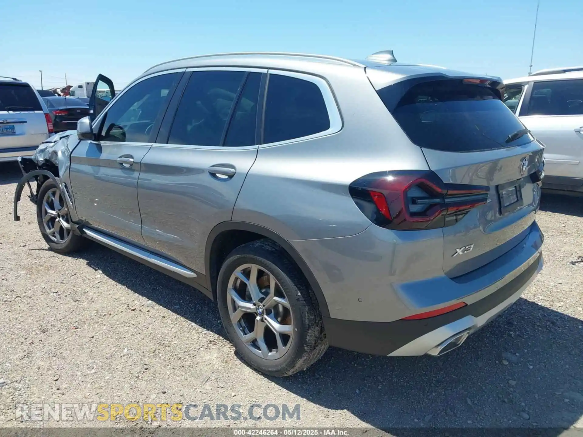 3 Photograph of a damaged car 5UX43DP0XR9X37719 BMW X3 2024