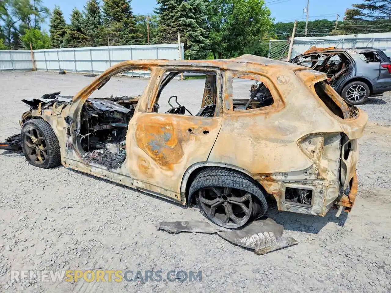 2 Photograph of a damaged car 5UX53DP00R9U47753 BMW X3 2024