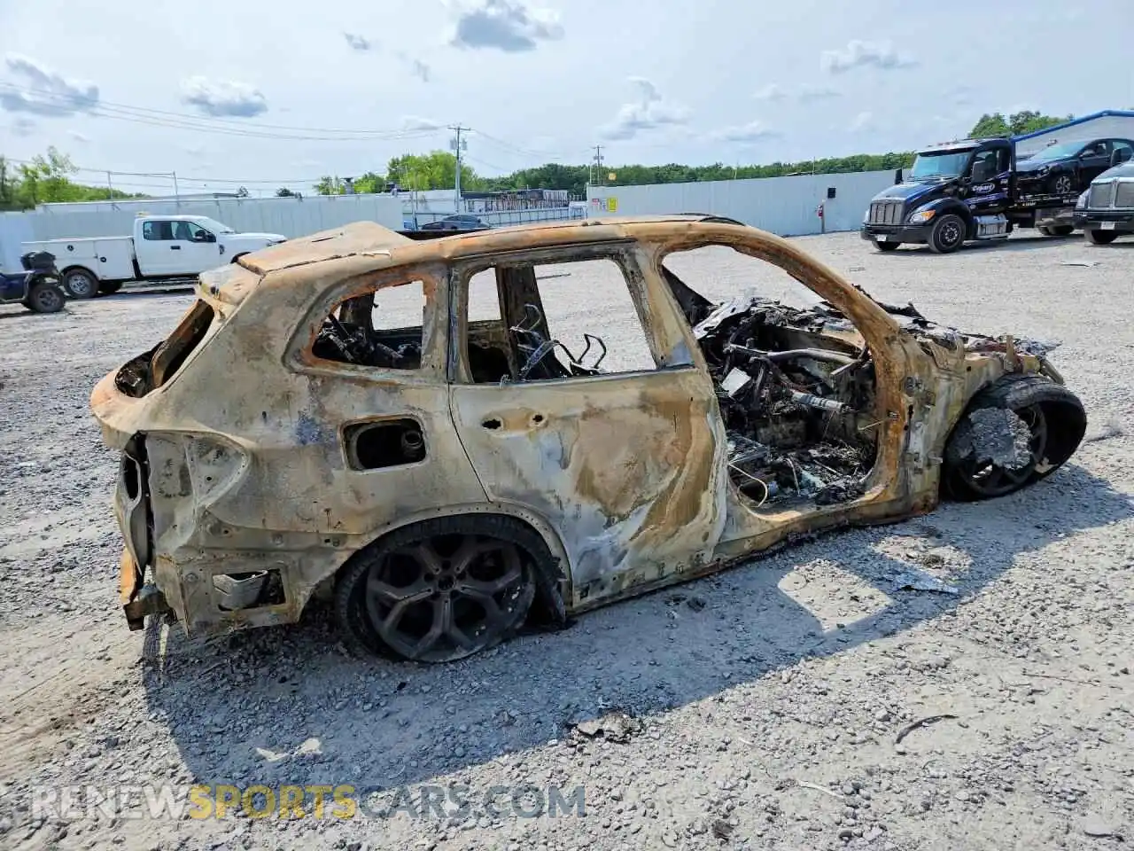 3 Photograph of a damaged car 5UX53DP00R9U47753 BMW X3 2024