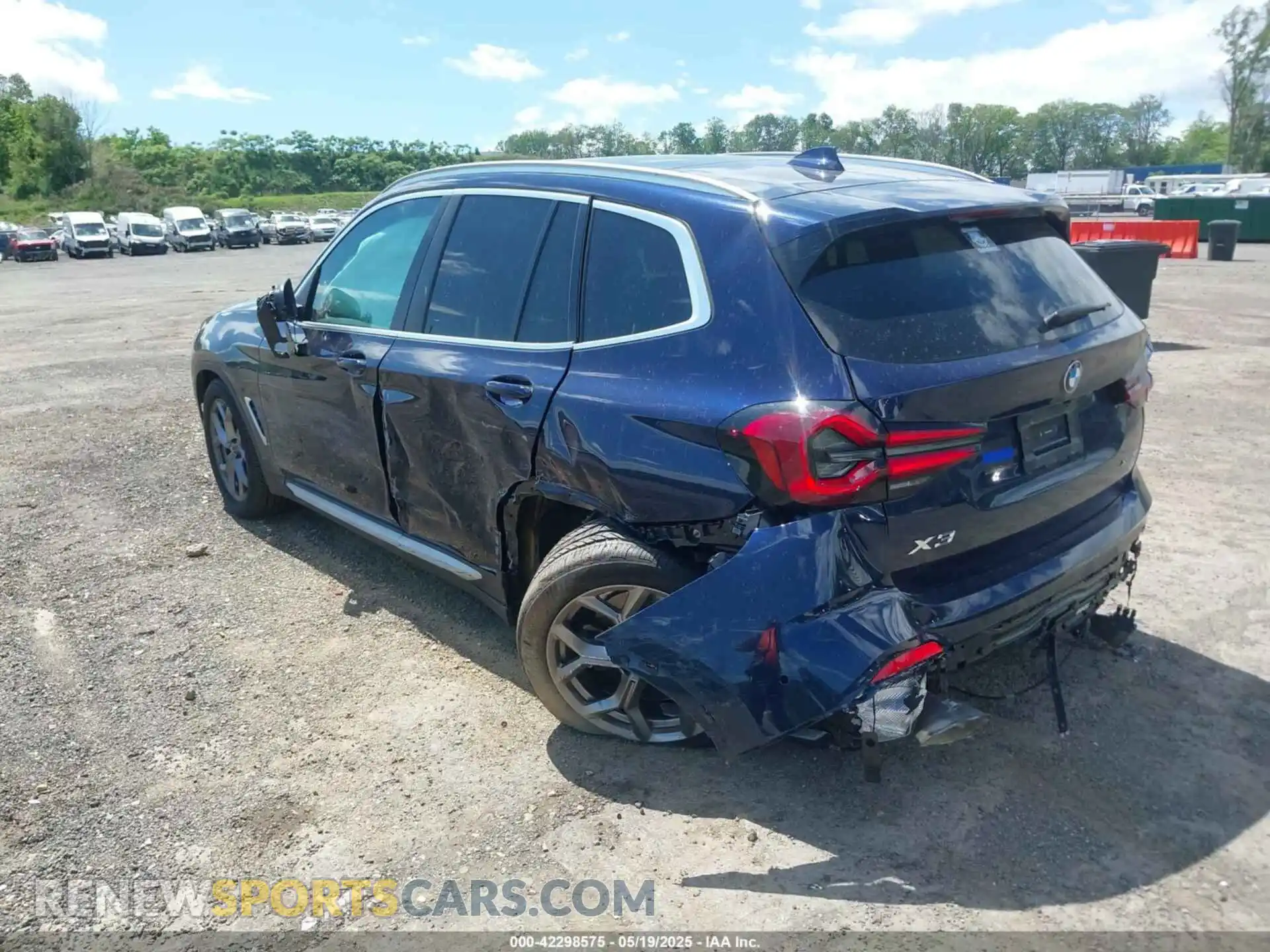 3 Photograph of a damaged car 5UX53DP00R9V98365 BMW X3 2024